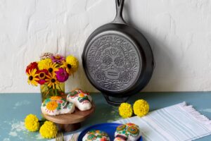 El arte de cocinar con la sartén de hierro fundido Lodge