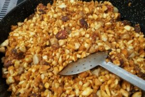 El arte de hacer migas: descubre el sabor único de cocinar en sartén