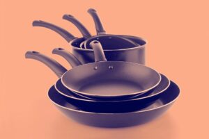 ¿En qué contenedor tirar la sartén usada?