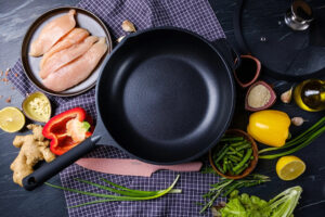 La elegancia del acero inoxidable en tu cocina: la sartén que no puede faltar