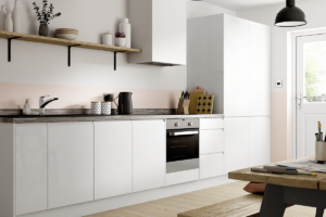 La elegante sartén de pintas blancas: un toque moderno en tu cocina