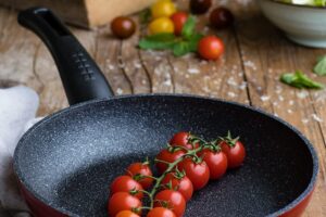 La magia de la sartén negra: secretos de la cocina sin límites