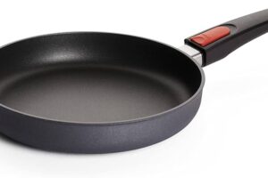 Sartén versátil: Con mango desmontable para un almacenamiento más sencillo