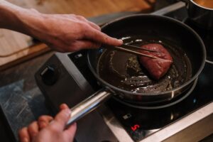 SOS, mi sartén se pega: cómo solucionar este problema